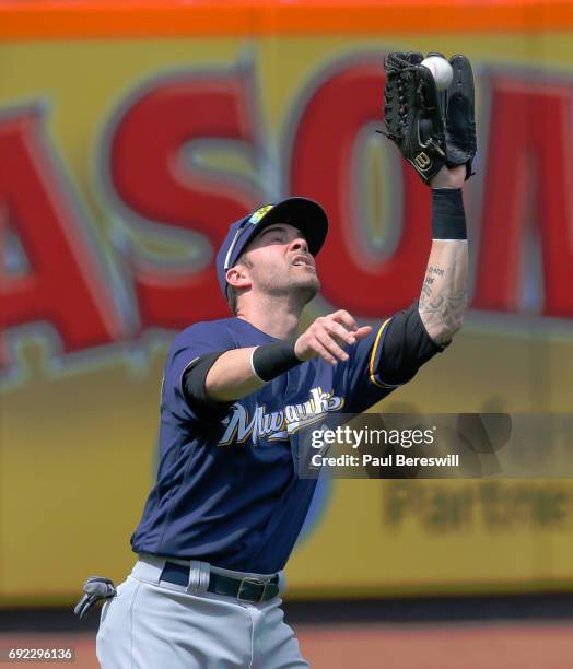 Nick Franklin of the Milwaukee Brewers catches a fly ball during an MLB baseball game against the New York Mets on June 1, 2017 at CitiField in the...