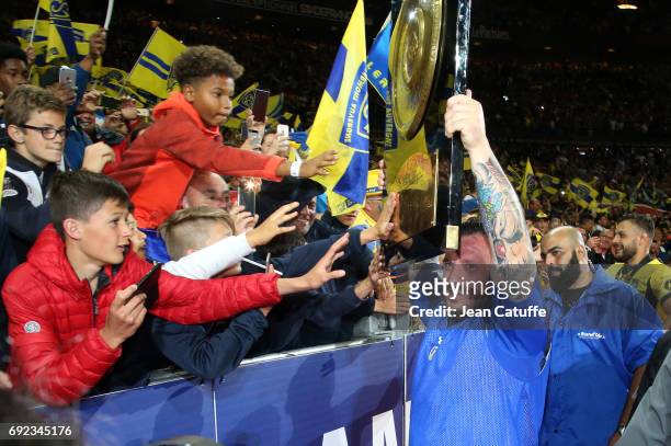 Thomas Domingo of ASM Clermont celebrates the victory following the Top 14 final match between RC Toulon and ASM Clermont Auvergne at Stade de France...
