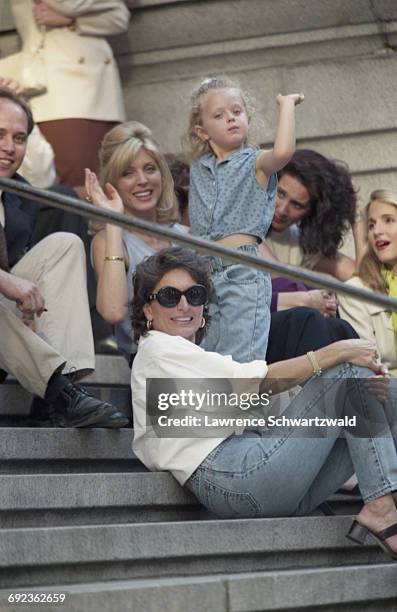 Laura Locklear 402 photos et images haute résolution de Marla Maples Tiffany Trump ...