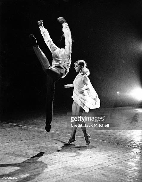 Harkness Ballet dancers Panchita de Peri and Lawrence Rhodes in "The Abyss" in 1966.
