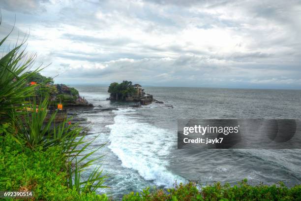 pura tanah lot temple - jayk7 bali stock pictures, royalty-free photos & images