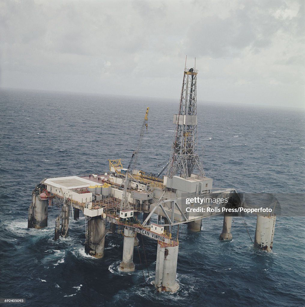 Ocean Countess Rig View of the semi submersible oil drilling rig, Ocean Viking, built in ...