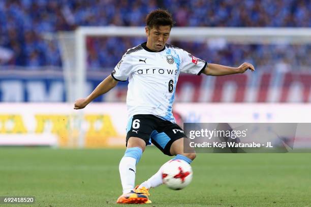 Yusuke Tasaka of Kawasaki Frontale during the J.League J1 match between Yokohama F.Marinos and Kawasaki Frontale at Nissan Stadium on June 4, 2017 in...
