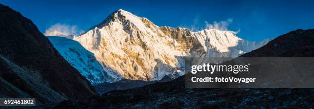 cho oyu 8188m snowy mountain peak panorama remote wilderness himalayas - gokyo valley stock pictures, royalty-free photos & images