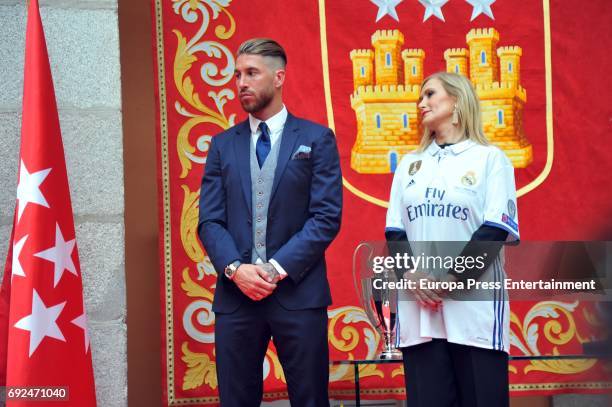 Sergio Ramos and Cristina Cifuentes celebrate during the Real Madrid celebration the day after winning the 12th UEFA Champions League Final at Casa...
