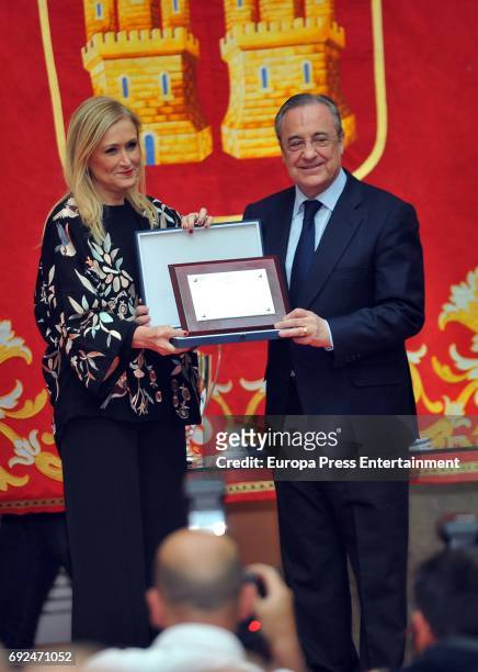 Florentino Perez and Cristina Cifuentes celebrate during the Real Madrid celebration the day after winning the 12th UEFA Champions League Final at...
