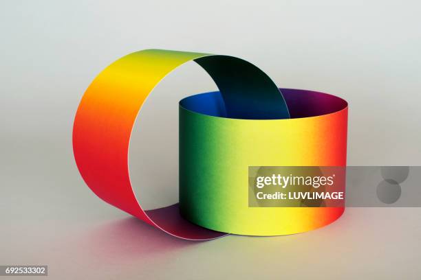 Ring Inbetweening Intertwined Rings Fotografías e imágenes de stock - Getty Images