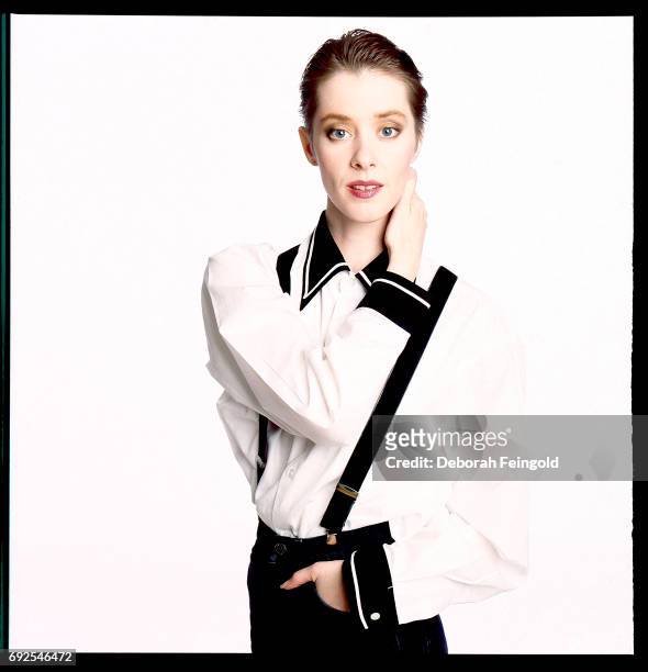 Deborah Feingold/Corbis via Getty Images) NEW YORK Singer and songwriter Suzanne Vega poses for a portrait in 1987 in New York City, New York.