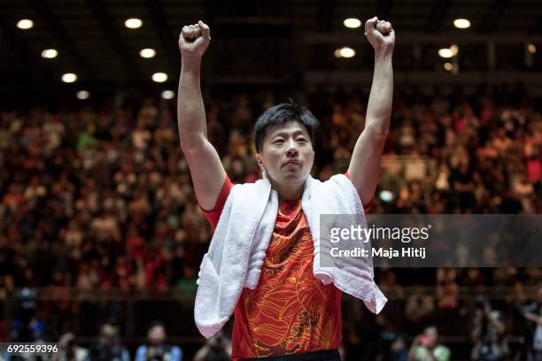 Ma Long of China celebrates after winning Men's Singles Final at Table Tennis World Championship at Messe Duesseldorf on June 5, 2017 in Dusseldorf,...