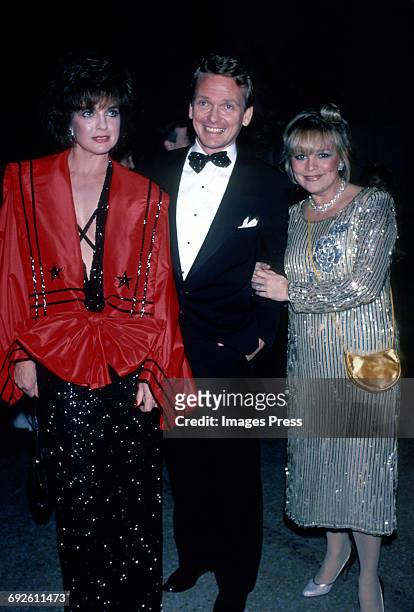 Linda Gray, fashion designer Bob Mackie and Vanidades journalist Mari R. Ichaso circa 1983 in New York City.