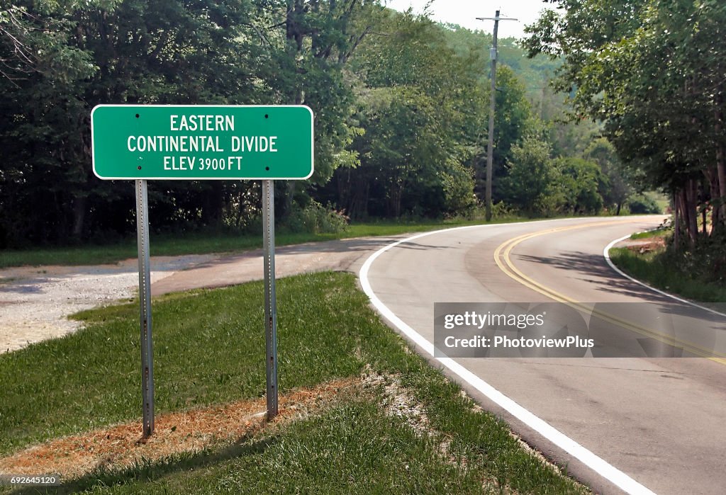 Easteran Continental Divide Sign