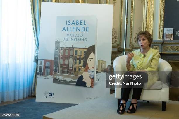 Chilean writer, Isabel Allende arrives to present her book 'Mas alla del invierno' in Madrid on June 5, 2017.