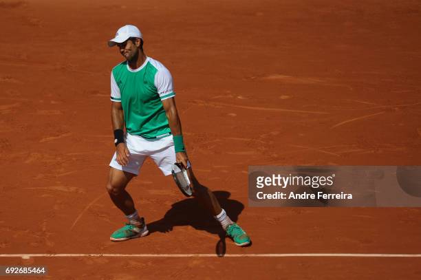 Fernando Verdasco of Spain looks dejected during the day 9 of the French Open at Roland Garros on June 5, 2017 in Paris, France.
