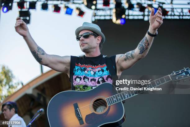 Robin File Musician Robin Wilson (Musician) Photos and Premium High Res Pictures - Getty Images