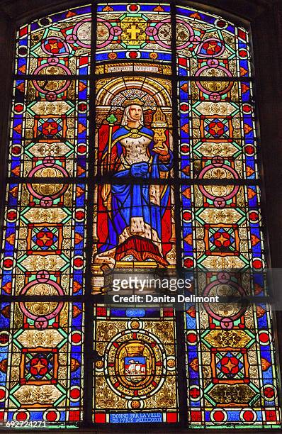 stain glass in saint-louis en lile church depicting queen blanche of castile, paris, france - queen blanche stock pictures, royalty-free photos & images