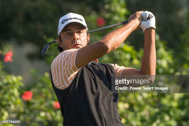 Jyoti Randhawa of India tees off the 7th hole during the 58th UBS Hong Kong Golf Open as part of the European Tour on 09 December 2016, at the Hong...