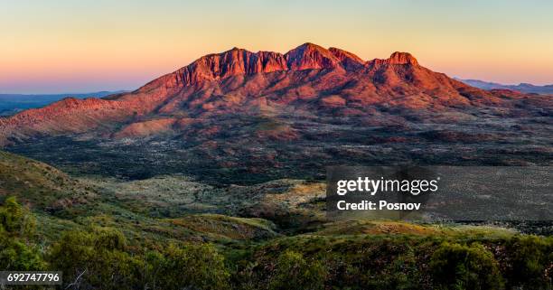 mount sonder - northern territory australia 個照片及圖片檔