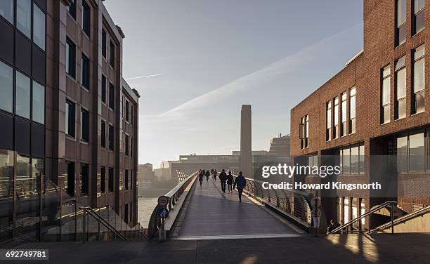 millennium bridge and tate moderm - art museum outdoors stock pictures, royalty-free photos & images