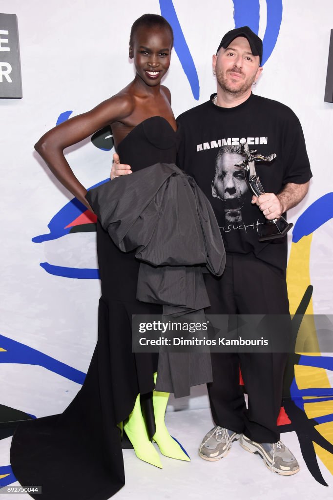 2017 CFDA Fashion Awards - Winners Walk