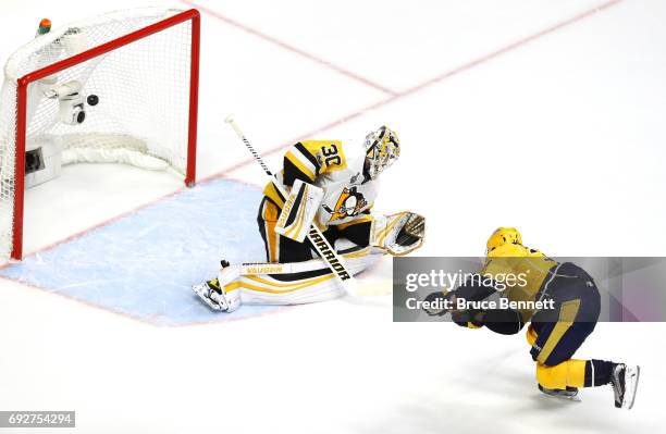 Viktor Arvidsson of the Nashville Predators scores a goal against Matt Murray of the Pittsburgh Penguins during the second period in Game Four of the...