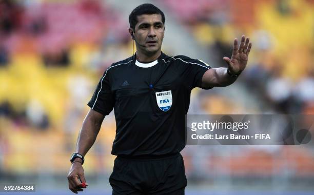 Referee Roddy Zambrano gestures during the FIFA U-20 World Cup Korea Republic 2017 Quarter Final match between Italy and Zambia at Suwon World Cup...