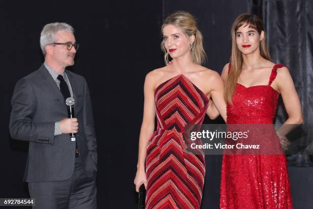 Film director Alex Kurtzman and actresses Annabelle Wallis, Sofia Boutella attend the unveiling of an art poster inspired by the film "The Mummy"...