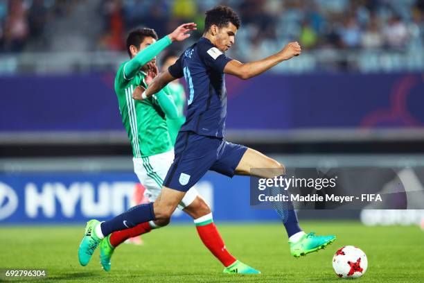 Dominic Solanke of England dribbles down the line during the FIFA U-20 World Cup Korea Republic 2017 Quarter Final match between Mexico and England...