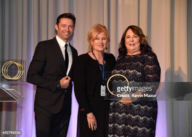 Hugh Jackman and Deborra-Lee Furness present Candy Crowley with the Lifetime in Service to the Public Discourse Award at the National Night Of...