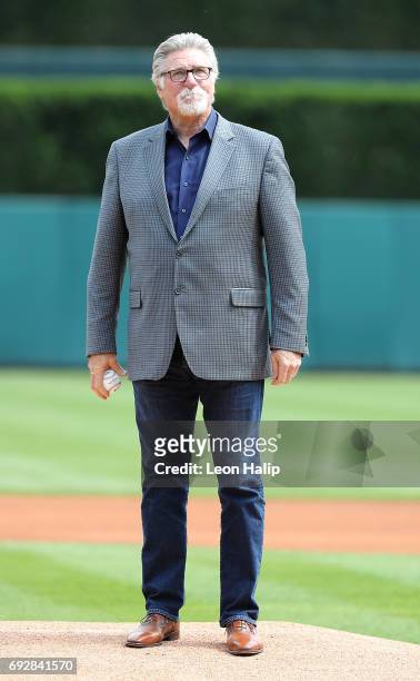 Former Detroit Tigers Jack Morris gets ready to throw out the first pitch of the game prior to the start of the game between the Chicago White Sox...