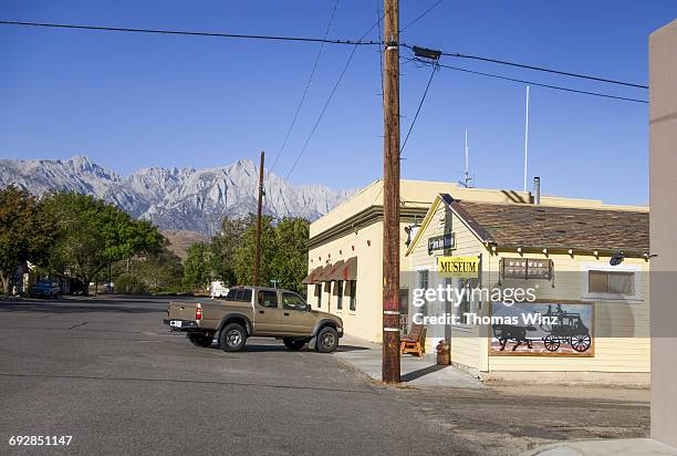 town of lone pine - lone pine california - fotografias e filmes do acervo