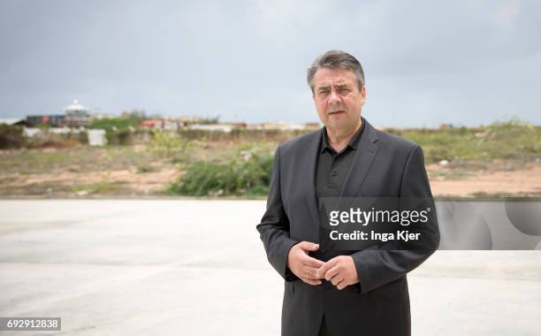 Mogadischu, Somalia Portrait of Federal Foreign Minister Sigmar Gabriel, SPD, at the airport of Mogadishu on May 01, 2017 in Mogadischu, Somalia.