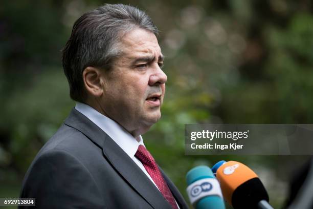 Addis Ababa, Ethiopia Federal Foreign Minister Sigmar Gabriel, SPD, speaks to media representatives in the German embassy in Ethiopia on May 02, 2017...