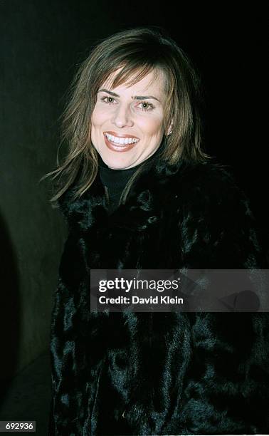 Actress Julianne Morris poses outside The Lounge club January 17, 2002 in West Hollywood, CA.