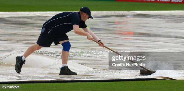 Rain stop play during the ICC Champions Trophy match Group A between Australia and Bangladesh at The Oval in London on June 05, 2017