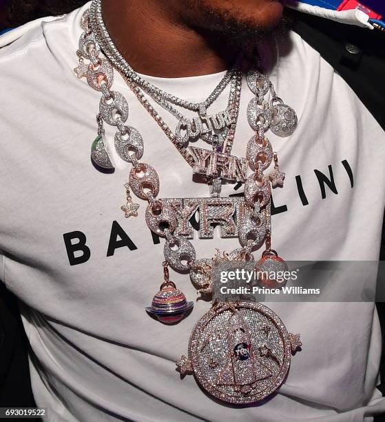 Gift Rapper Take Rapper Jewelry Photos and Premium High Res Pictures - Getty Images