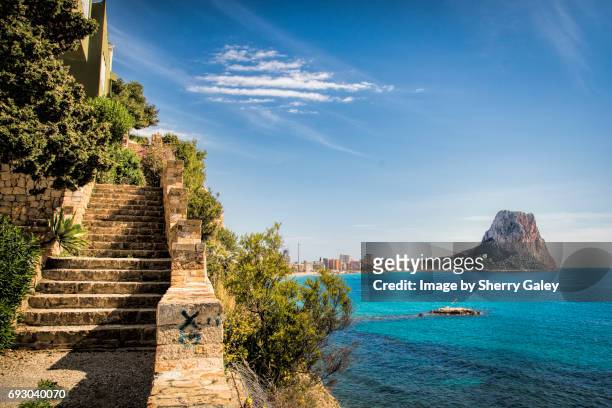 rock of calpe spain in mediterranean sea - valencia spain stock-fotos und bilder