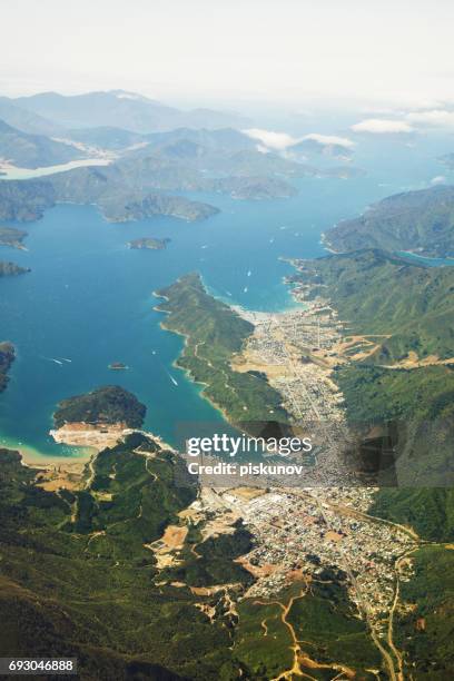 new zealand aerial view - piskunov imagens e fotografias de stock