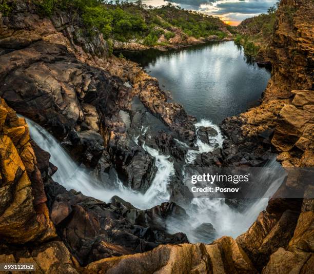 middle pool of edith falls at katherine gorge - edith falls stock pictures, royalty-free photos & images