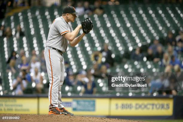 Mark Melancon of the San Francisco Giants pitches in the ninth inning against the Milwaukee Brewers at Miller Park on June 5, 2017 in Milwaukee,...