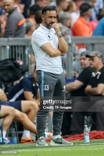 Head coach Vítor Pereira of 1860 Munich looks on during the Second Bundesliga Playoff second leg match between TSV 1860 Muenchen and Jahn Regensburg...