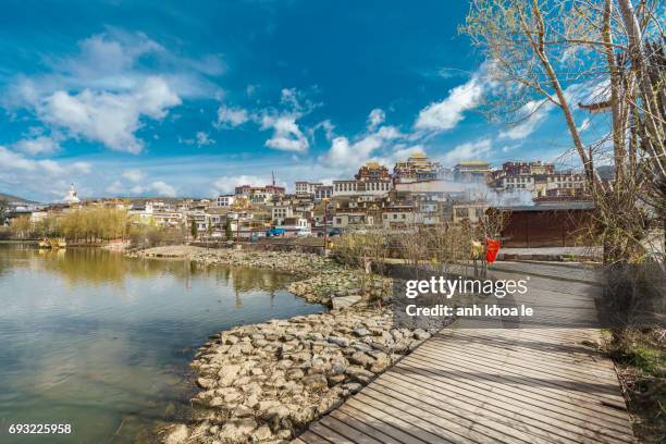 songzanlin monastery - songzanlin monastery stock pictures, royalty-free photos & images