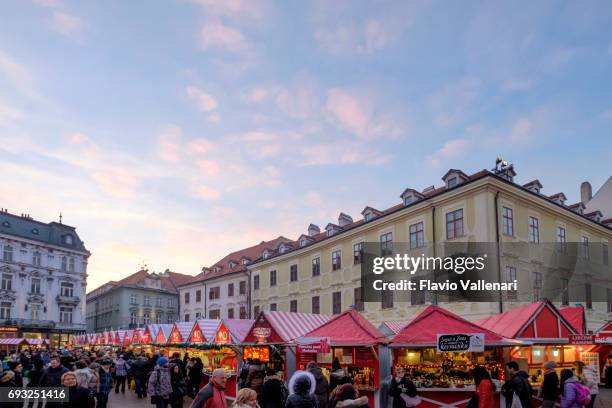 bratislava at christmas, the hlavné námestie (main square)-slovakia - slovacchia stock pictures, royalty-free photos & images