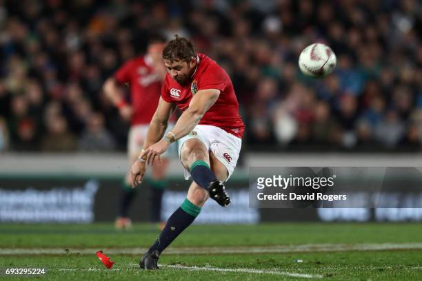Leigh Halfpenny of the British & Irish Lions kicks a penalty to give his team a 16-15 lead during the 2017 British & Irish Lions tour match between...