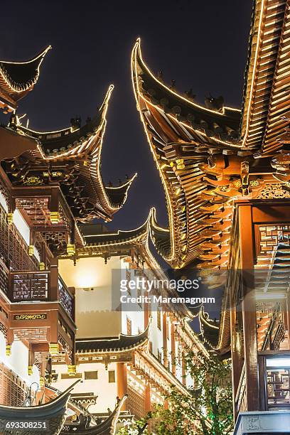 yu gardens bazaar, roofs - yu yuan gardens stock pictures, royalty-free photos & images