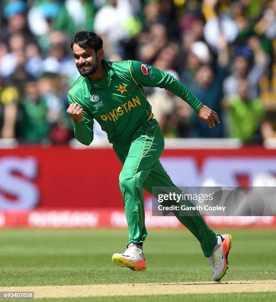 Mohammad Hafeez of Pakistan celebrates dismissing Quinton de Kock of South Africa during the ICC Champions Trophy match between Pakistan and South...