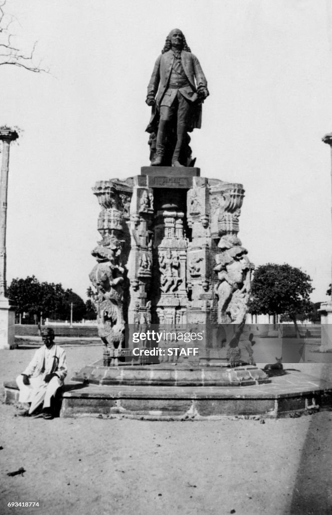 Dupleix Photo of the statue of Dupleix taken in Pondicherry in 1954, year of ...