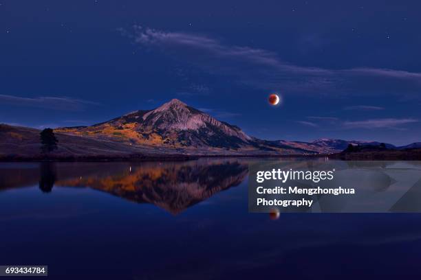 moon eclipse in crested butte - total lunar eclipse stock pictures, royalty-free photos & images