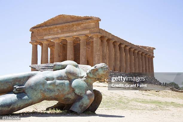 roman ruins. - agrigento stockfoto's en -beelden