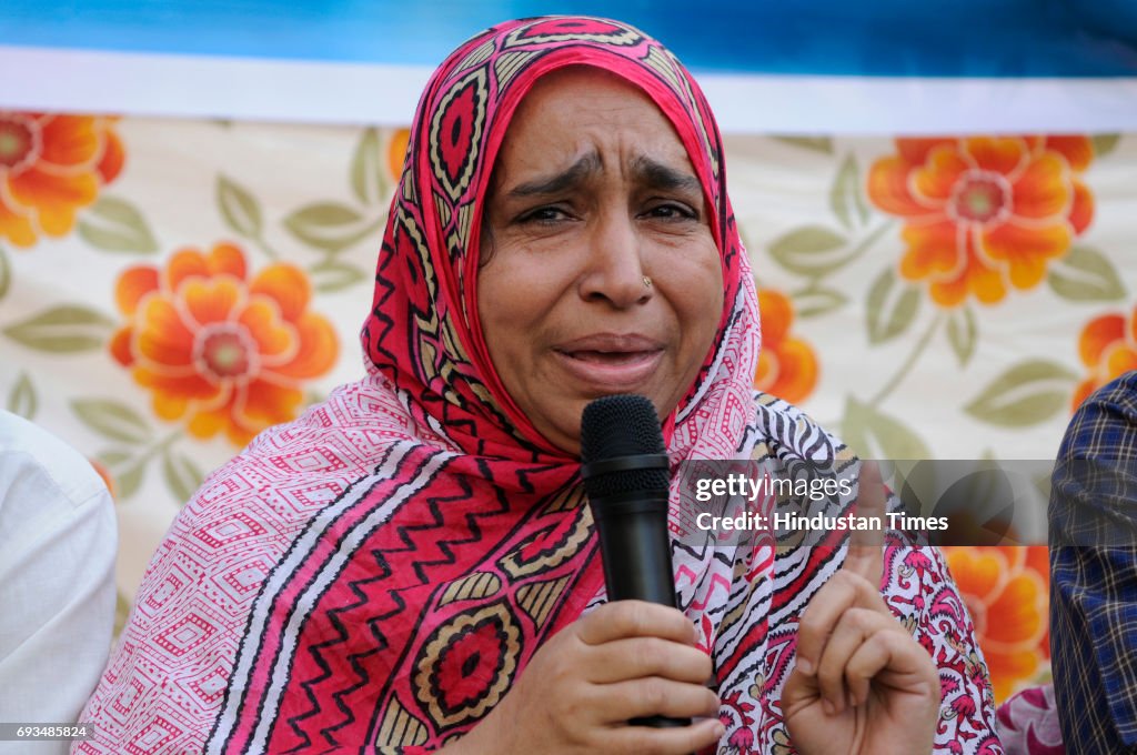 Family Members Of Mob Lynching Victims Get Together During Iftar