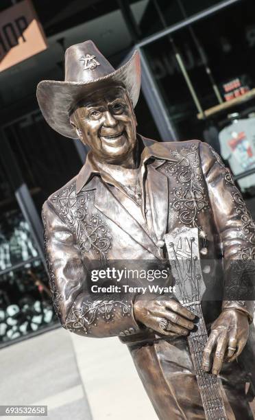 Statue of Little Jimmy Dickens at the unveiling of statues of Little Jimmy Dickens and Bill Monroe at Ryman Auditorium on June 7, 2017 in Nashville,...